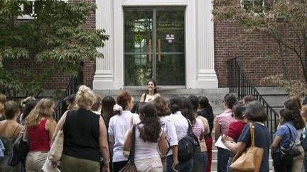 Etudiants devant l'Université américaine de Harvard. (AFP/Chuck Pefley / TIPS / Photononstop)