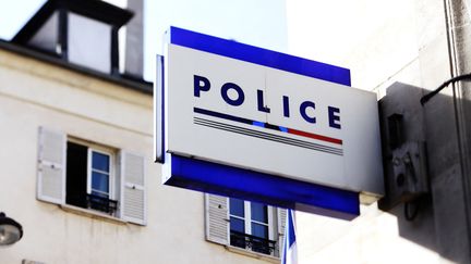 Des policiers ripostent à des tirs d'arme à feu à Paris et blessent un homme accusé de violences conjugales