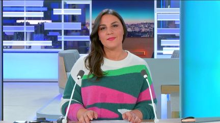 Le JT de 23h du mercredi 24 avril, présenté par Alexandra Uzan sur franceinfo, est consultable en ligne en replay pour voir et revoir ce journal télévisé qui décrypte l'actualité. Retrouvez les dernières infos de la semaine, les grands reportages, les interviews, l'Eurozapping et les explications de la rédaction sur toute l'actualité nationale et internationale. (FRANCEINFO)