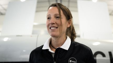 La française Sophie Adenot, choisie par l'agence spatiale européenne, entame lundi 3 avril en Allemagne sa formation d'astronaute. (PHILIPPE LOPEZ / AFP)