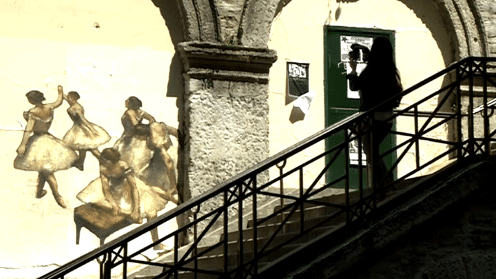 Les Danseuses d'Edgar Degas investissent les pentes de la Croix-Rousse.
 (France 3 Rhône-Alpes)