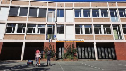 L'école Eugénie Cotton, à Bagnolet, où ont lieu des vacances aprenantes cet été 2023. (AGATHE MAHUET / RADIO FRANCE)