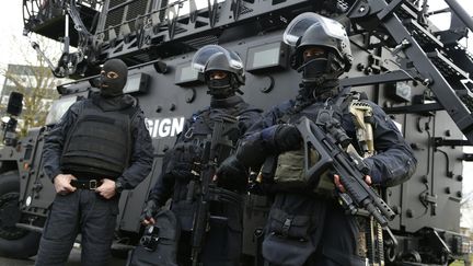 Ci-contre des membres du GIGN, le groupe d'intervention de la gendarmerie nationale (image d'illustration). (THOMAS SAMSON / AFP)