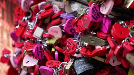 Le 14 février est le jour de la Saint-Valentin. Vérone (Italie) fait partie des destinations touristiques prisées par les amoureux. (FRANCE 2)