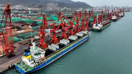 Le port de Lianyungang, en Chine, le 26 novembre 2022. (STRINGER / IMAGINECHINA / AFP)