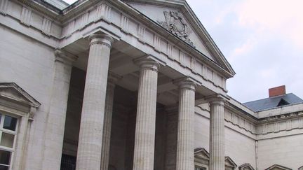 Fa&ccedil;ade du palais de Justice d'Orl&eacute;ans, en janvier 2012. (MARIE BELHOMME / REPUBLIQUE DU CENTRE / MAXPPP)