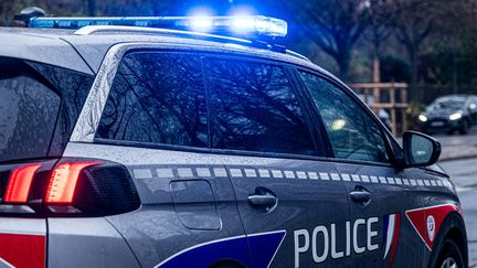 Deux policiers blessés à Valence, percutés par une voiture volée, deux mineurs interpellés