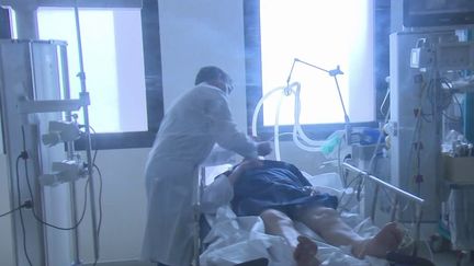 Hôpitaux : les urgences, saturées, appellent les patients à modérer leurs venues (France 3)