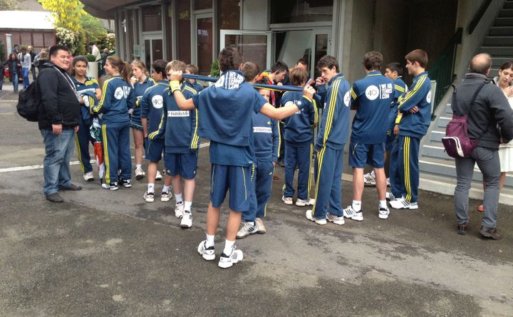 Les ramasseurs de balle avant le début du premier match court n°1