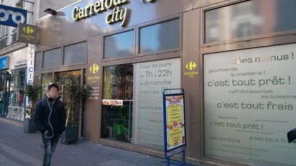 Le supermarch&eacute; Carrefour City de la rue de Vaugirard, dans le 15e arrondissement de Paris, lundi 2 mars 2015. (VINCENT MATALON / FRANCETV INFO)