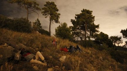 Des migrants au sommet du sentier du Pas de la mort, sur les hauteurs de Menton, le 8 octobre 2016. (Photo d'illustration) (MAXPPP)