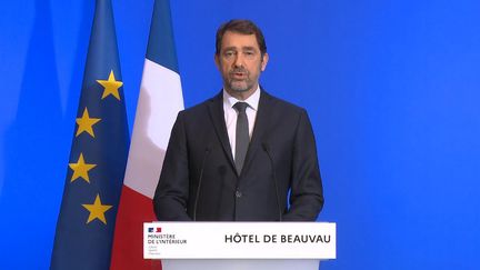 Le ministre de l'Intérieur, Christophe Castaner, place Beauvau, le 16 mars 2020, lors d'une conférence de presse sur la crise sanitaire liée au coronavirus. (FRANCETV / AFP)