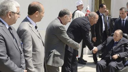 Le président algérien Abdelaziz Bouteflika, 81 ans, lors d'une rare et dernière apparition le 9 avril 2018 pour l'inauguration de la mosquée Ketchaoua de la capitale, récemment restaurée, et l'extension du métro d'Alger. (Document/AFP/APS)