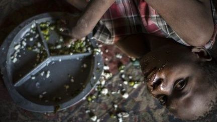 Enfant atteint de paralysie cérébrale dans un établissement de Lusaka en Zambie, le 30 juin 2016. (OLEKSANDR RUPETA / AFP)