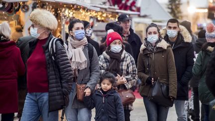 Le marché de Noël des Tuileries, à Paris, le 14 décembre 2021. (MAGALI COHEN / HANS LUCAS / AFP)