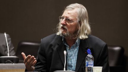 Le professeur Didier Raoult s'exprime devant la commission d'enquête de l'Assemblée nationale sur la gestion de la crise du coronavirus, le 24 juin 2020.&nbsp; (THOMAS COEX / AFP)