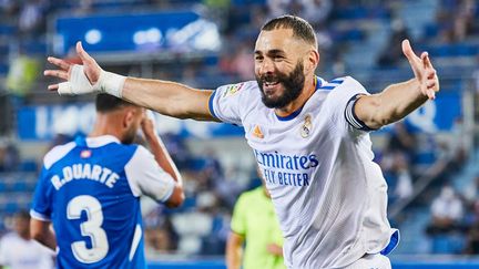 Karim Benzema célèbre son but face au Deportivo Alavés, le 14 août 2021, à Vitoria (Espagne). (INIGO LARREINA / SPAIN DPPI)