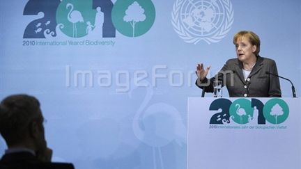 Angela Merkel donne le coup d'envoi de l'année de la biodiversité. 11 janvier 2010. (AFP - Michael Gottschalk)