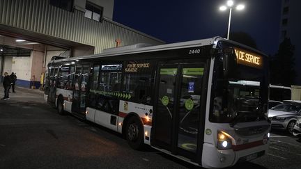 Un bus TCL près de Lyon, le 30 septembre 2021, photo d'illustration. (MAXIME JEGAT / MAXPPP)