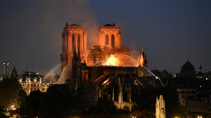 Notre-Dame de Paris, ravagée par les flammes, le 15 avril 2019. (BERTRAND GUAY / AFP)