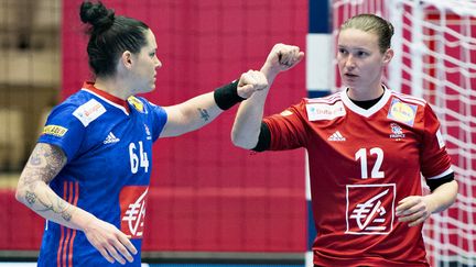 Amandine Leynaud et Alexandra Lacrabère, deux fers de lance de l'équipe de France (HENNING BAGGER / RITZAU SCANPIX)