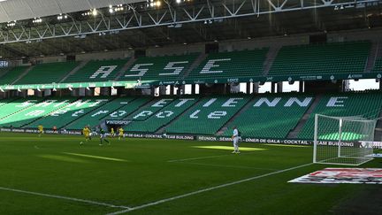 Le stade Geoffroy Guichard lors du match de Ligue 1 entre l'ASSE et le FC Nantes, le 12 janvier 2020. (JEAN-PHILIPPE KSIAZEK / AFP)