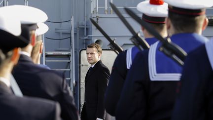 Le président de la République Emmanuel Macron, le 19 janvier 2018, lors des&nbsp;vœux aux armées à Toulon (Var). (CLAUDE PARIS / POOL)