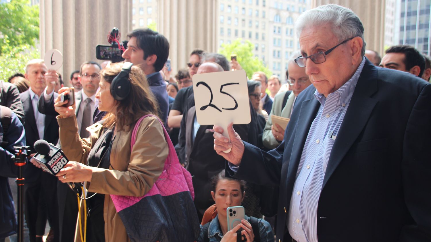 “Iconic ‘Flatiron’ Building Sells for 161 Million Dollars in Second Attempted Auction”