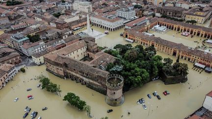 Le centre-ville de Lugo inondé, le 18 mai 2023, dans la région italienne d'Emilie-Romagne. (NICOLA MARFISI / AGF / SIPA)