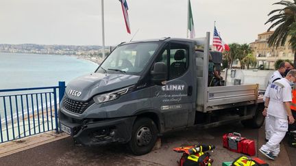 Le camion qui a foncé sur la promenade des Anglais à Nice (Alpes-Maritimes), le 22 juin 2022. (FRANCE TELEVISIONS)