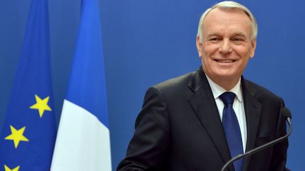 Le&nbsp;Premier ministre, Jean-Marc Ayrault, devant la presse mardi 6 novembre 2012 &agrave; Matignon pour la pr&eacute;sentation de son pacte national pour la croissance, la comp&eacute;titivit&eacute; et l'emploi. (ERIC FEFERBERG / AFP)