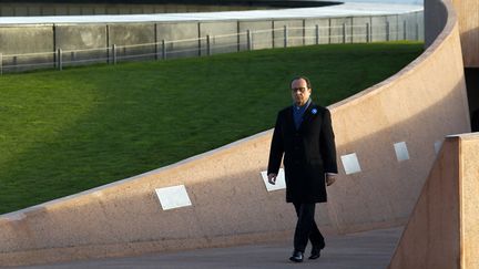 &nbsp; (Le chef de l'Etat à son arrivée au mémorial de Notre-Dame-de-Lorette © REUTERS/Michel Spingler)