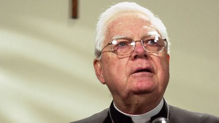 Le cardinal&nbsp;Bernard Law à Boston (Etats-Unis), le 16 décembre 2002. (JOHN MOTTERN / AFP)