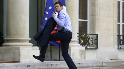 Le Premier ministre, Manuel Valls, &agrave; son arriv&eacute;e &agrave; l'Elys&eacute;e, le 26 mai 2014.&nbsp; (FRANCOIS GUILLOT / AFP)