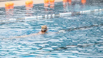 Face à la flambée continue des prix de l'énergie, une trentaine de piscines&nbsp;restent fermées.&nbsp; (HANNES P ALBERT / DPA / AFP)