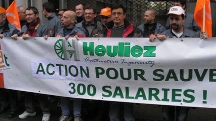 Manifestation des salari&eacute;s d'Heuliez, le 10 avril 2013 &agrave; Niort (Deux-S&egrave;vres), &agrave; la veille du placement en redressement judiciaire de l'&eacute;quipementier automobile.&nbsp; (MAXPPP)