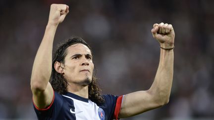 La joie d&eacute;monstrative de l'attaquant du PSG Edinson Cavani apr&egrave;s son doubl&eacute; contre Bastia, le 19 octobre 2012.&nbsp; (FRANCK FIFE / AFP)