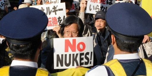 Manifestation à Tokyo, le 13 octobre 2012, contre le plan du gouvernement japonais de relancer l'énergie nucléaire. (AFP PHOTO / Rie ISHII )