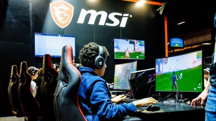 Une compétition d'esport à la Paris Games Week en 2019, année de la dernière édition avant deux ans de pause pour cause de pandémie. (DANIEL PIER / NURPHOTO)