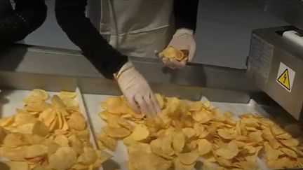 Dans l'Aisne, deux amis d'enfance ont lancé leur marque de chips. C'était il y a un an et aujourd'hui, leur choix s'avère judicieux. (France 3)