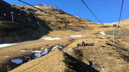 La neige est rare dans les Pyrénées début janvier 2019. Illustration sur la station de Saint-Lary, à 2 350 mètres d'altitude. (TOMMY CATTANEO / FRANCE-INFO) (TOMMY CATTANEO / FRANCE-INFO)