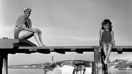 La photo "Le ponton, baie de Toulon, 1949"&nbsp; (ATELIER ROBERT DOISNEAU / TOUS DROITS RESERVES)