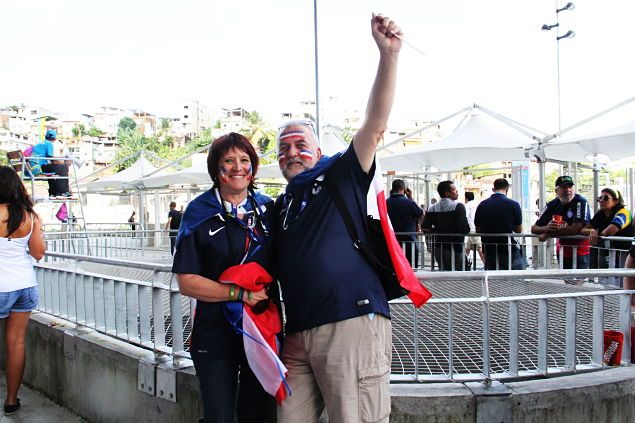 &nbsp; (Gérard et Sylvie arrivent tout droit de Corrèze pour encourager la France © RF/GA)