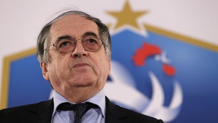 No&euml;l Le Gra&euml;t, pr&eacute;sident de la F&eacute;d&eacute;ration fran&ccedil;aise de football, en conf&eacute;rence de presse, le 29 octobre 2012.&nbsp; (KENZO TRIBOUILLARD / AFP)