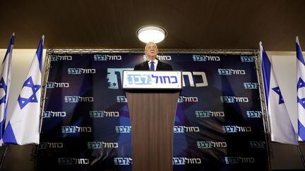 Benny Gantz, leader du mouvement centriste&nbsp;Kahol Lavan, le 19 septembre 2019, à tel Aviv (Israël). (AMIR COHEN / REUTERS)