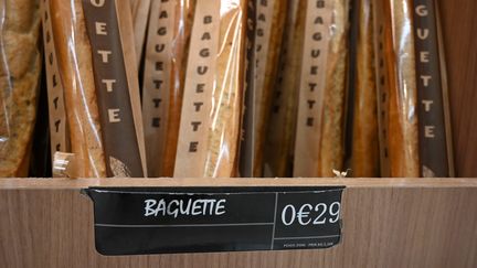 Des baguettes vendues 29 centimes dans un supermarché Leclerc de Rennes (Ille-et-Vilaine), le 13 janvier 2022. (MAXPPP)