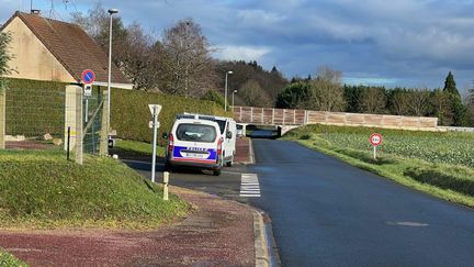 Un homme et une femme d’une soixantaine d’années ont été retrouvés morts dans leur maison à Valframbert, près d’Alençon, dans l’Orne, le 26 décembre 2022. (MAXPPP)