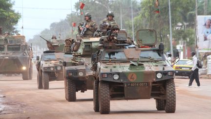 Des véhicules de la force Sangaris à Bangui, en Centrafrique, le 8 octobre 2015. (CITIZENSIDE / HERVE  SEREFIO / AFP)