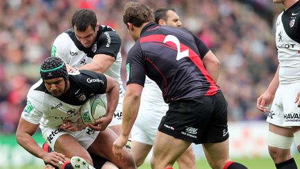 Le capitaine du Stade Toulousain, Thierry Dusautoir, lors du quart de finale contre Edimbourg, le 7 avril 2012 au stade de Murrayfield (Ecosse).&nbsp; (IAN MACNICOL / AFP)