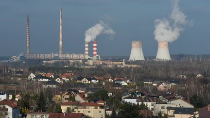 Une centrale à charbon à Rybnik&nbsp;dans le bassin houiller de la Silésie, en Pologne le 30 novembre 2018.
 (FRANCK DUBRAY / MAXPPP)